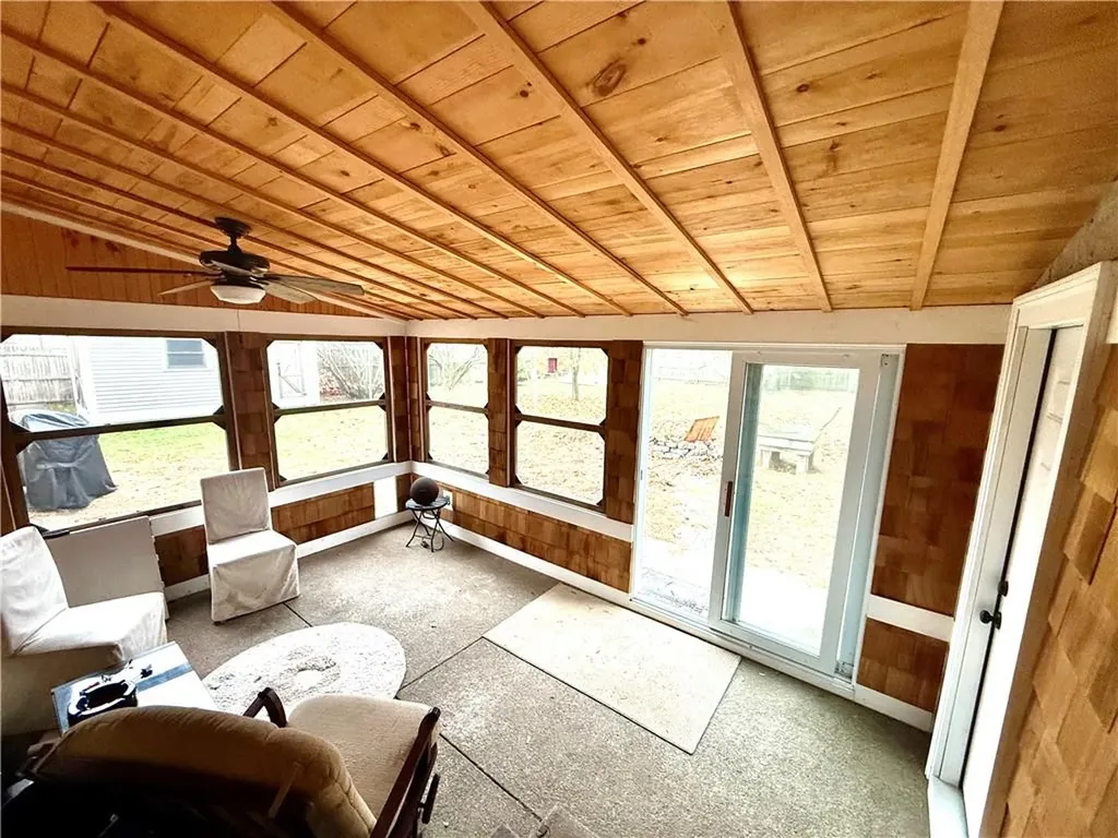 85 Hilton Avenue East Providence RI 02915