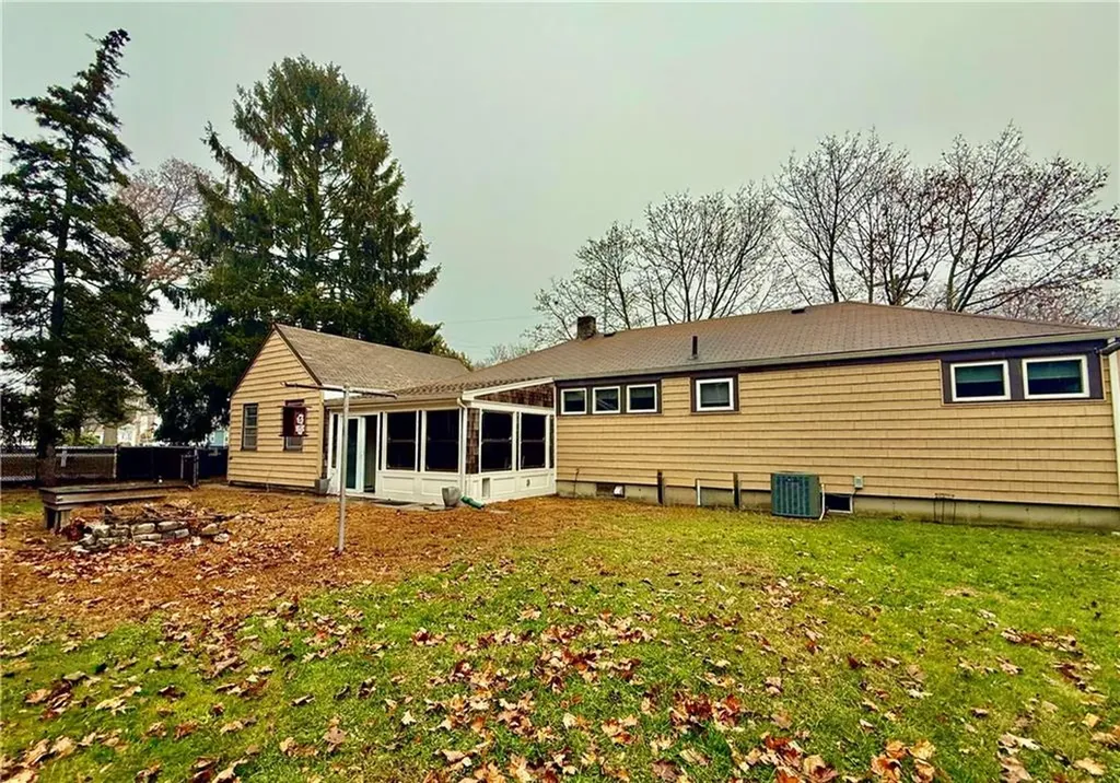 85 Hilton Avenue East Providence RI 02915