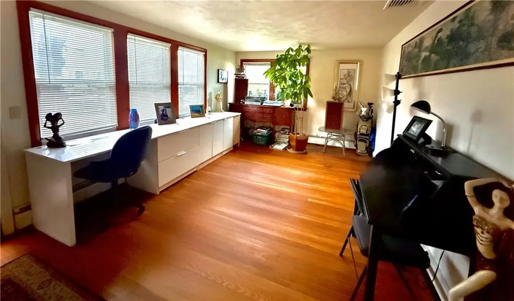 85 Hilton Avenue East Providence RI 02915