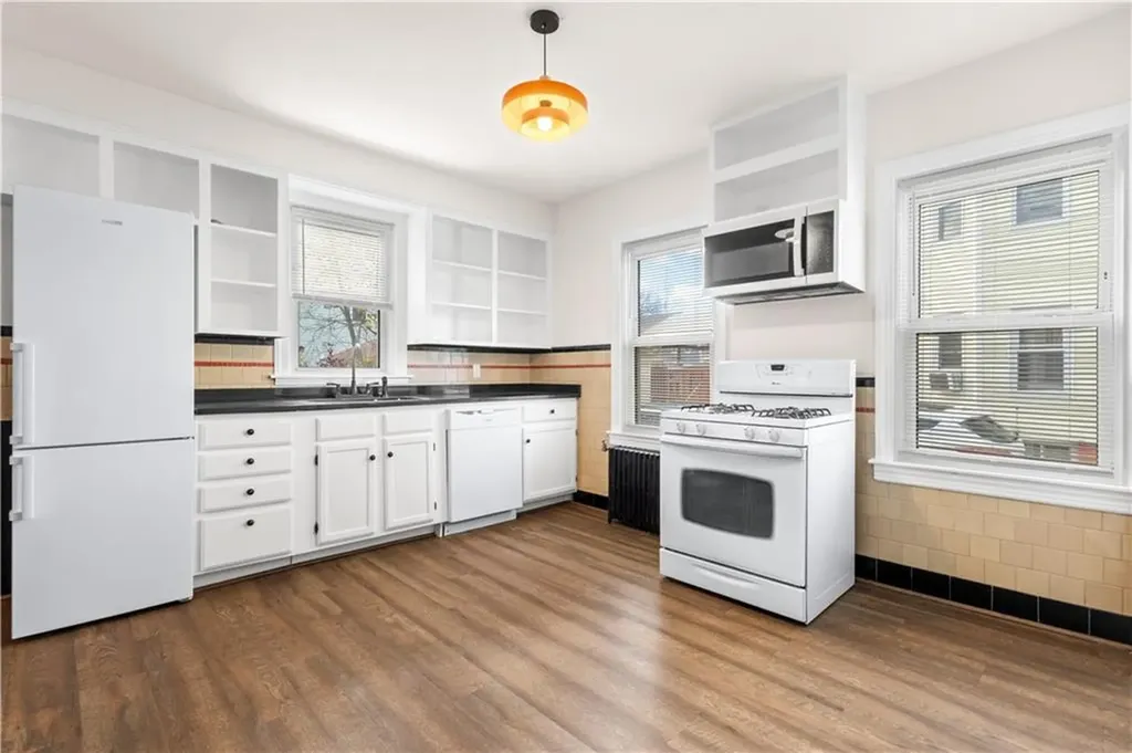 274 Montgomery Avenue Cranston RI 02905