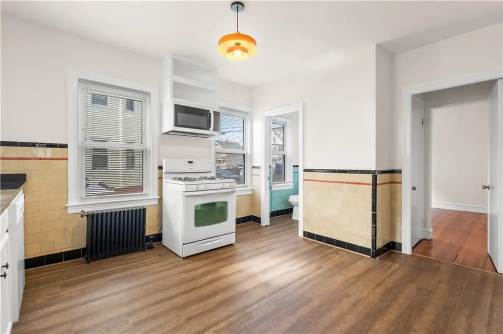 274 Montgomery Avenue Cranston RI 02905