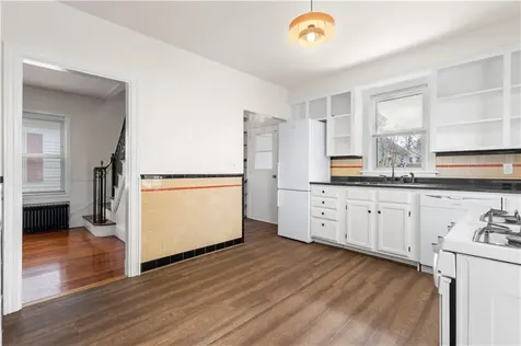 274 Montgomery Avenue Cranston RI 02905