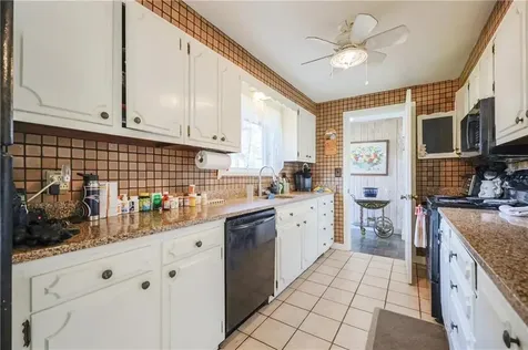 19 West Spruce Street Charlestown RI 02813