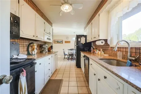 19 West Spruce Street Charlestown RI 02813