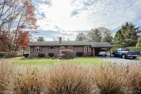 19 West Spruce Street Charlestown RI 02813