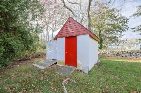 19 West Spruce Street Charlestown RI 02813