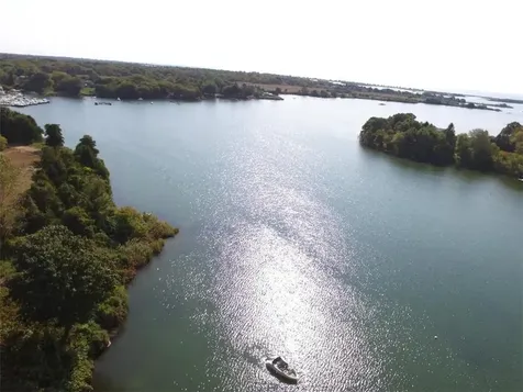 19 West Spruce Street Charlestown RI 02813