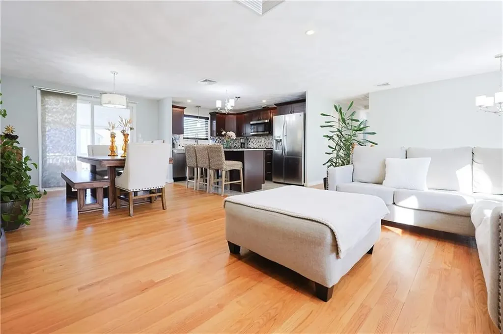 31 Salina Avenue Johnston RI 02919
