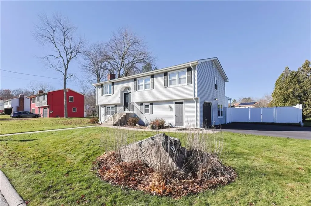 31 Salina Avenue Johnston RI 02919