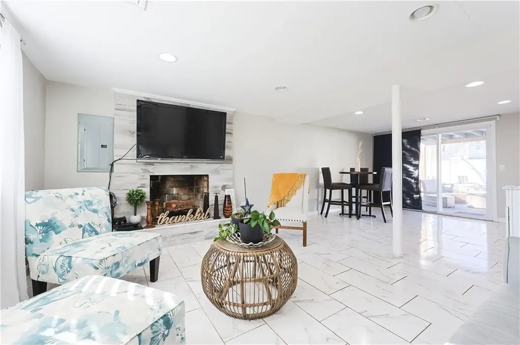 31 Salina Avenue Johnston RI 02919