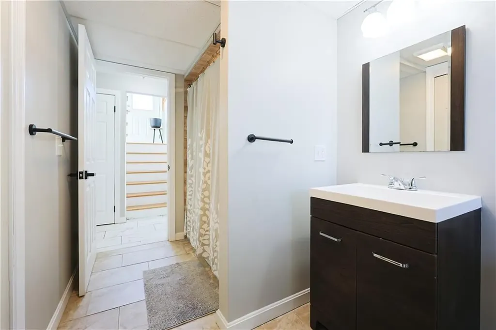31 Salina Avenue Johnston RI 02919