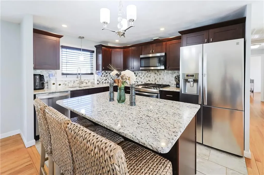 31 Salina Avenue Johnston RI 02919