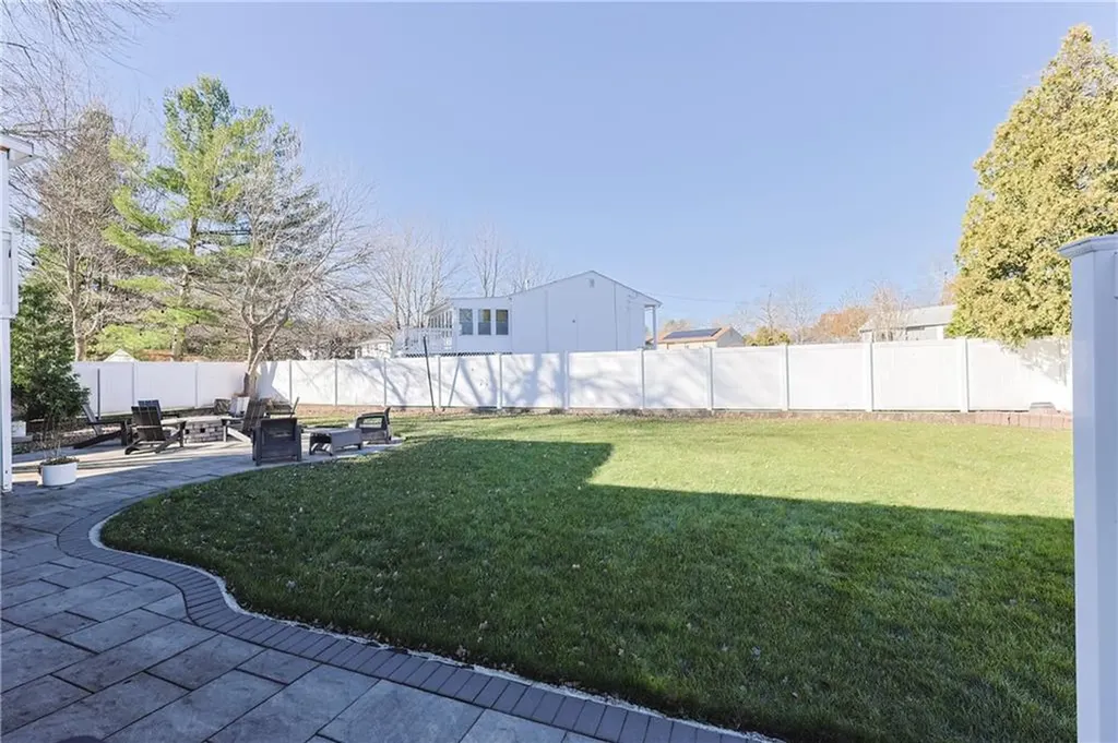 31 Salina Avenue Johnston RI 02919