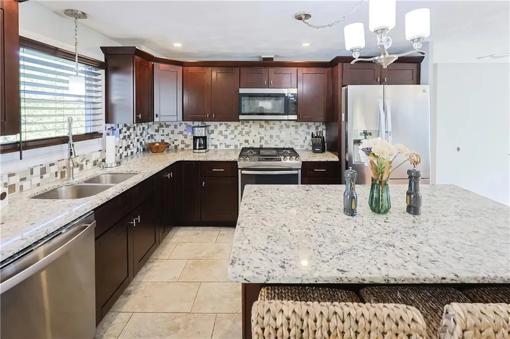 31 Salina Avenue Johnston RI 02919
