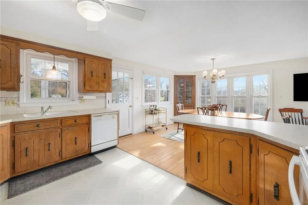 46 Arrowhead Drive Tiverton RI 02878