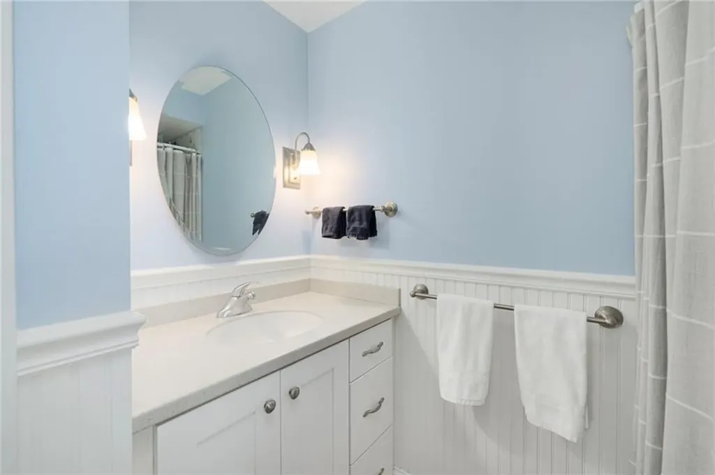 46 Arrowhead Drive Tiverton RI 02878