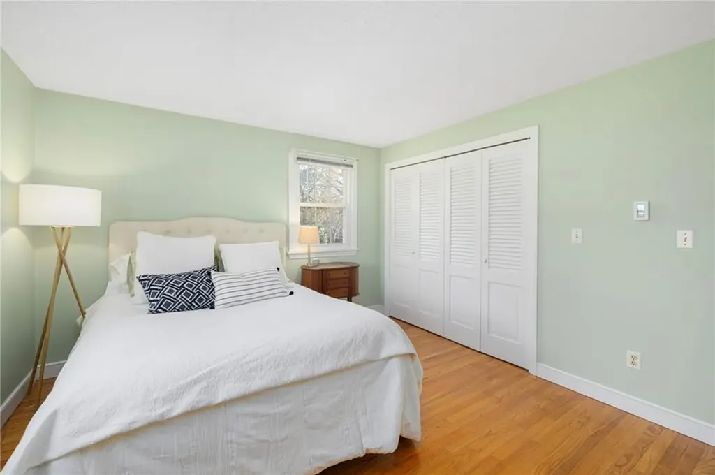 46 Arrowhead Drive Tiverton RI 02878