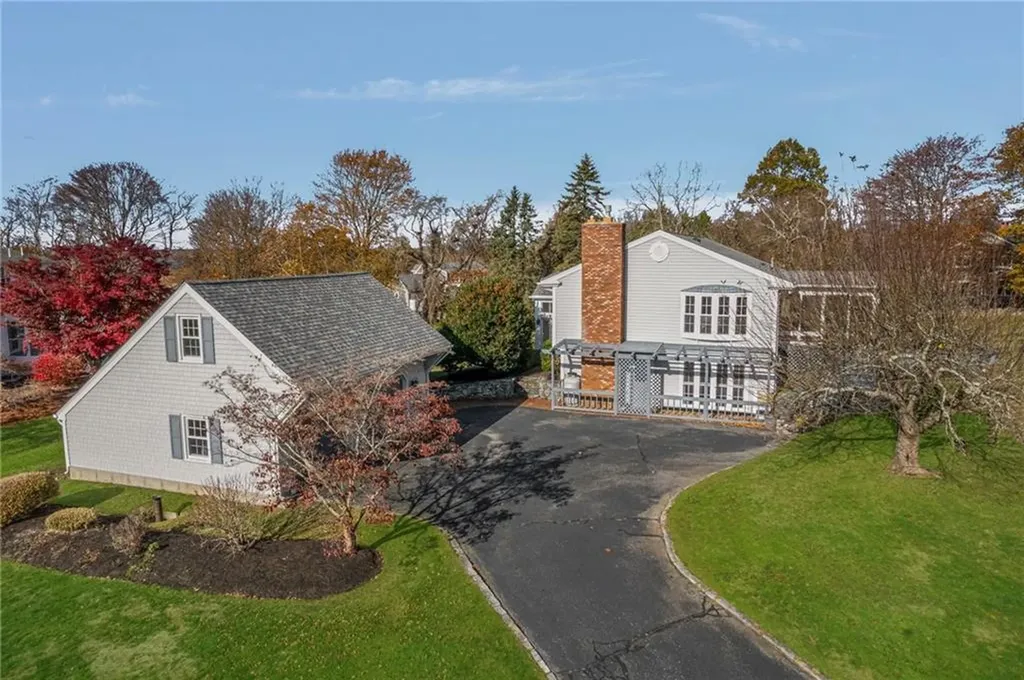 46 Arrowhead Drive Tiverton RI 02878