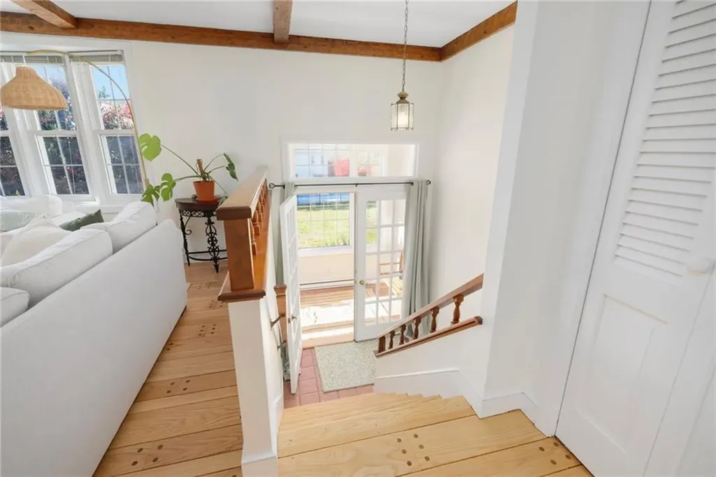 46 Arrowhead Drive Tiverton RI 02878