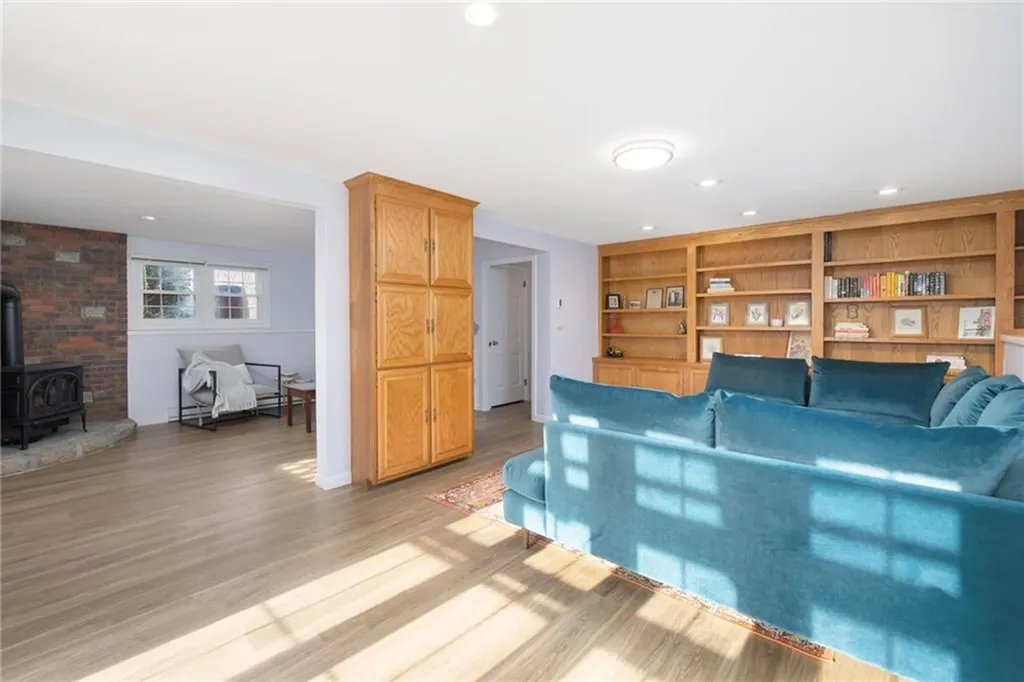 46 Arrowhead Drive Tiverton RI 02878