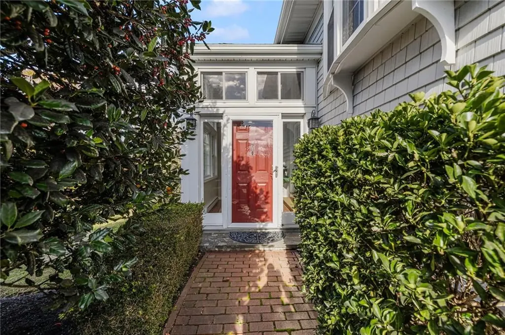 46 Arrowhead Drive Tiverton RI 02878