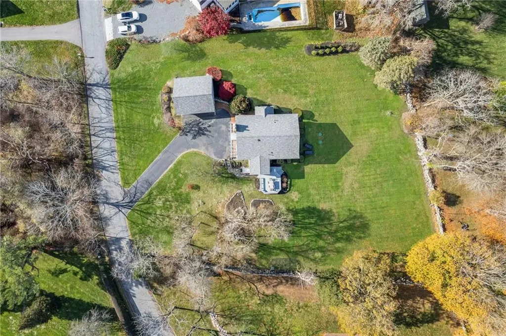 46 Arrowhead Drive Tiverton RI 02878