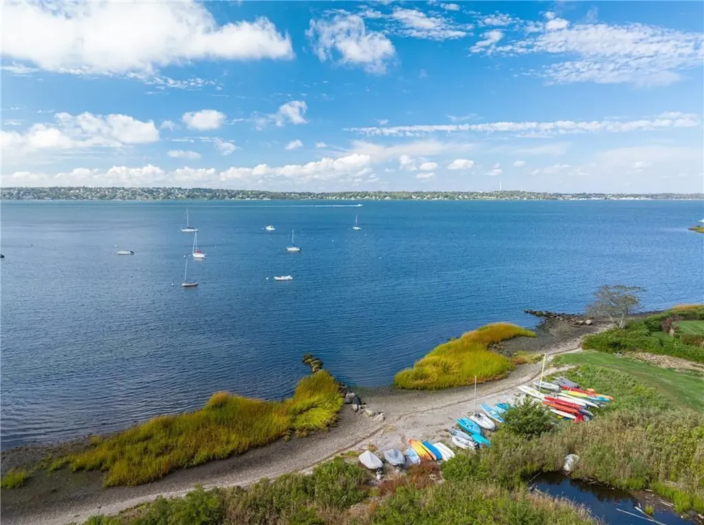 46 Arrowhead Drive Tiverton RI 02878