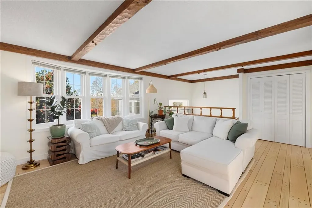 46 Arrowhead Drive Tiverton RI 02878