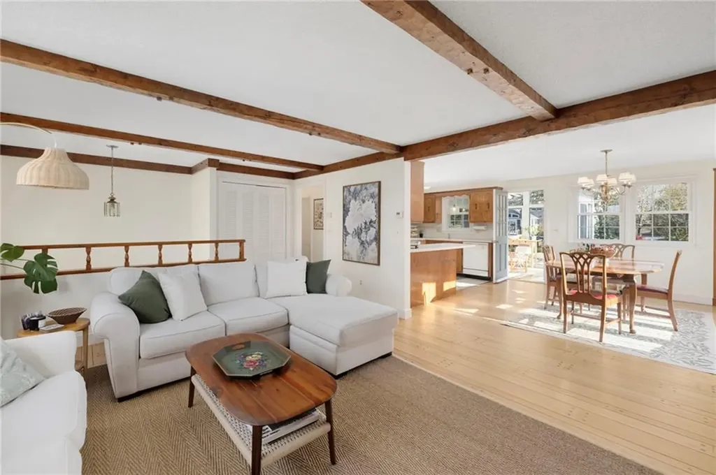 46 Arrowhead Drive Tiverton RI 02878