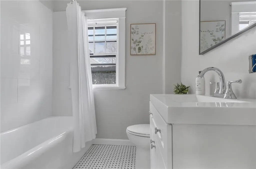 19 Greene Lane Newport RI 02840