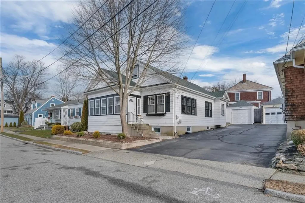 19 Greene Lane Newport RI 02840