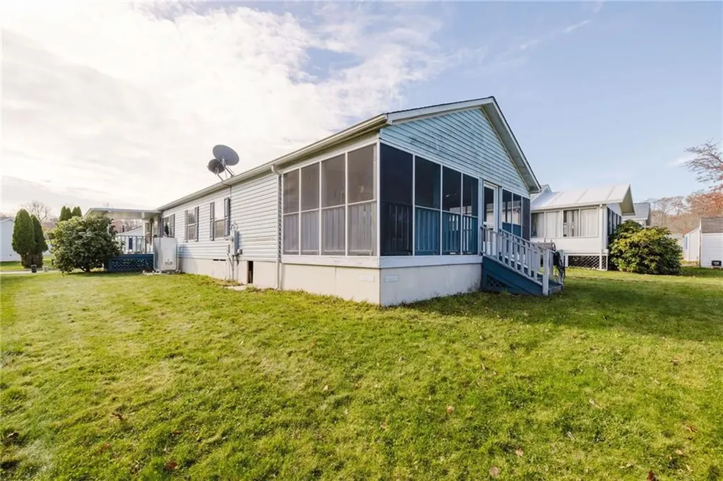 18 Mockingbird Lane Tiverton RI 02878