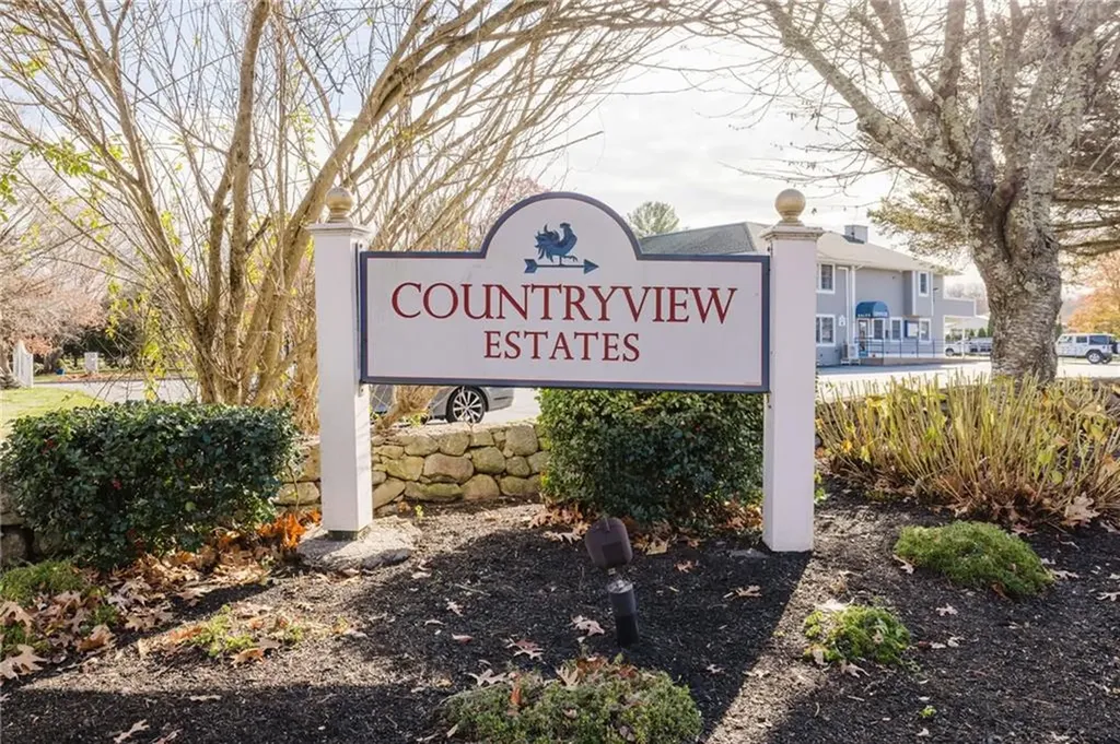 18 Mockingbird Lane Tiverton RI 02878