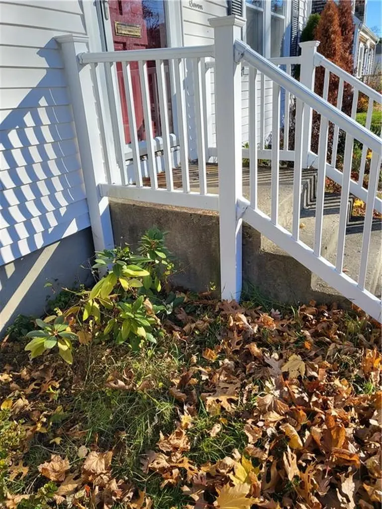 27 Frederick Street Warwick RI 02888