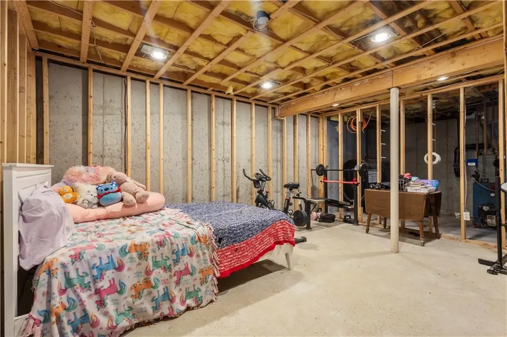 16 Karen Drive Hopkinton RI 02832