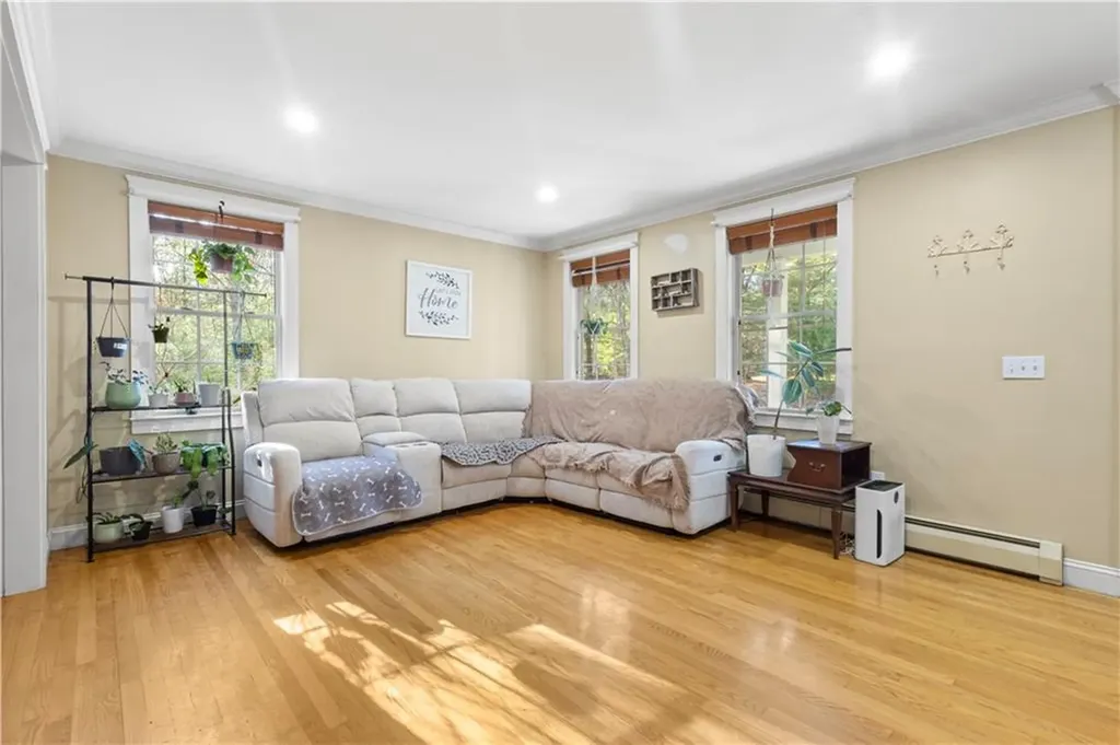 16 Karen Drive Hopkinton RI 02832