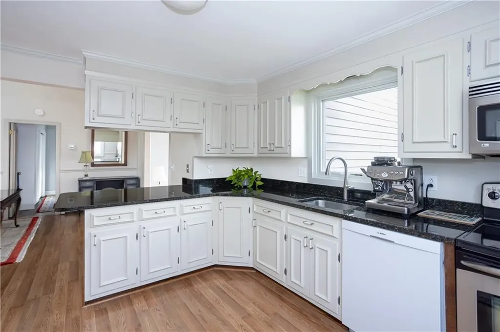 121 Driftwood Drive Tiverton RI 02878