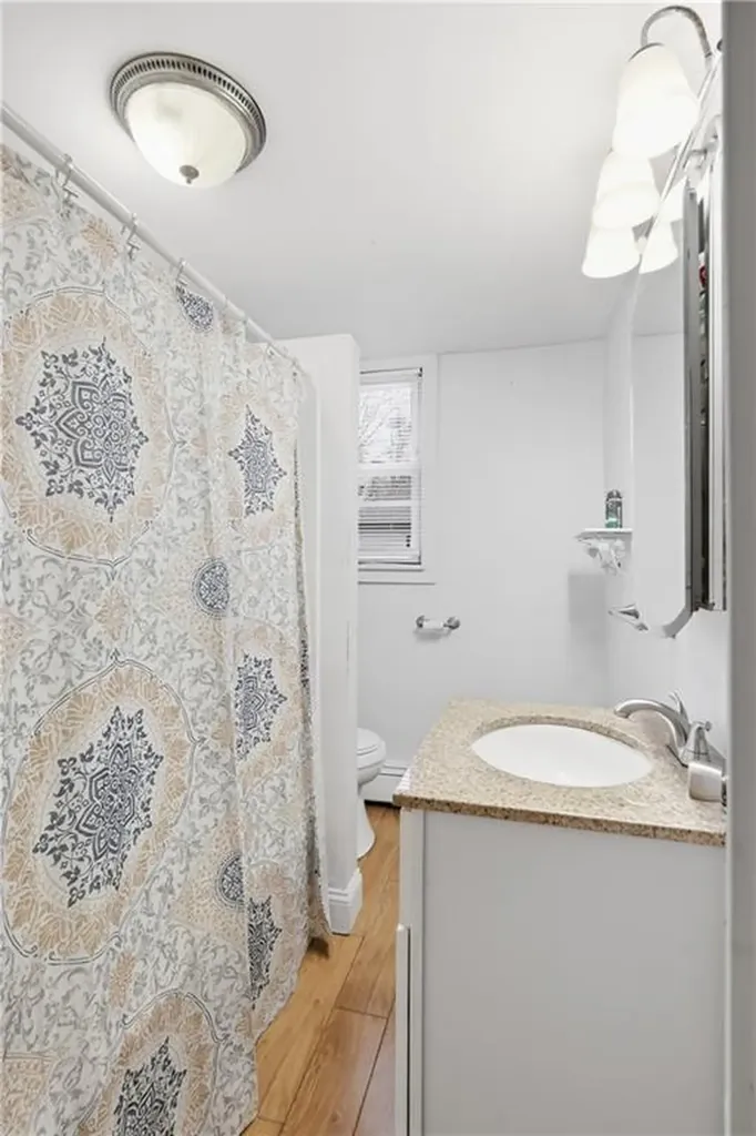 33 Hargraves Street Warwick RI 02889