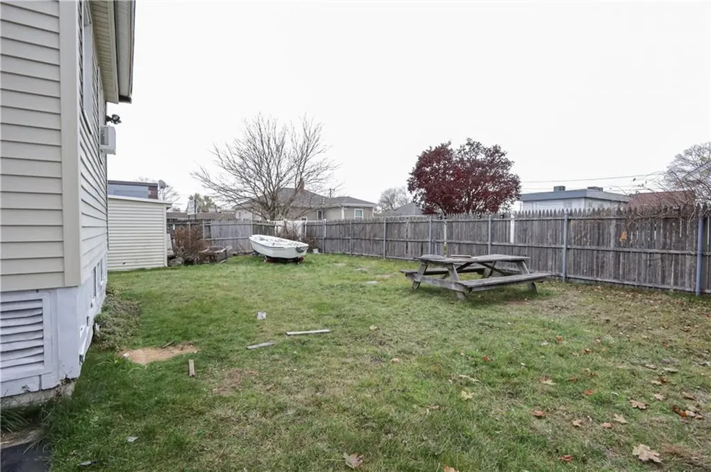 33 Hargraves Street Warwick RI 02889