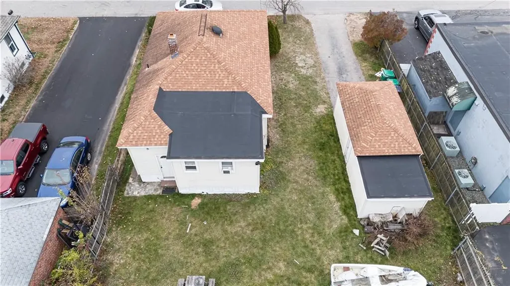 33 Hargraves Street Warwick RI 02889