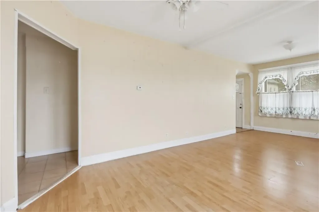 33 Hargraves Street Warwick RI 02889