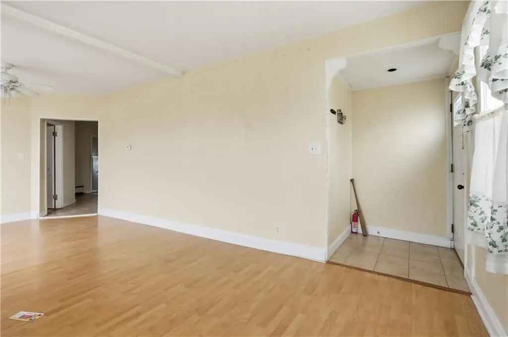 33 Hargraves Street Warwick RI 02889