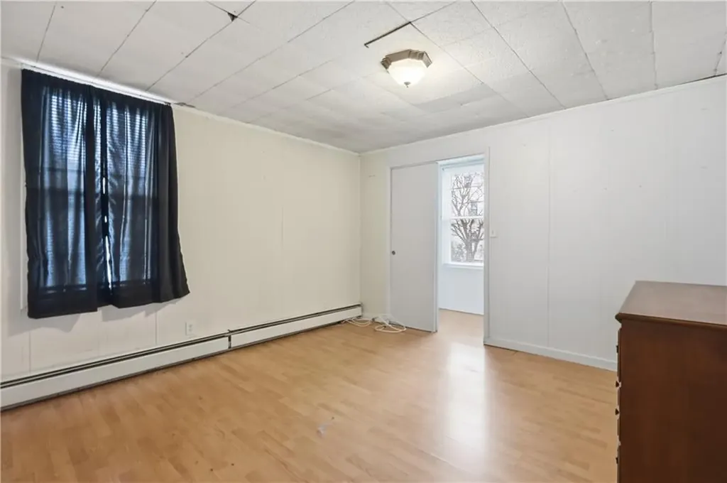 33 Hargraves Street Warwick RI 02889