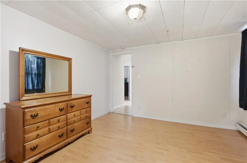 33 Hargraves Street Warwick RI 02889