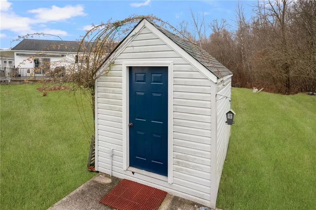 3 Blackbird Street Tiverton RI 02878