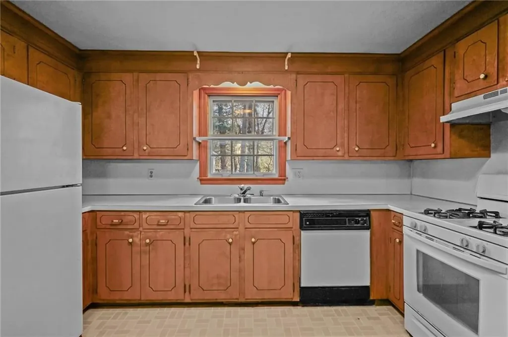 76 Sycamore Drive West Warwick RI 02893