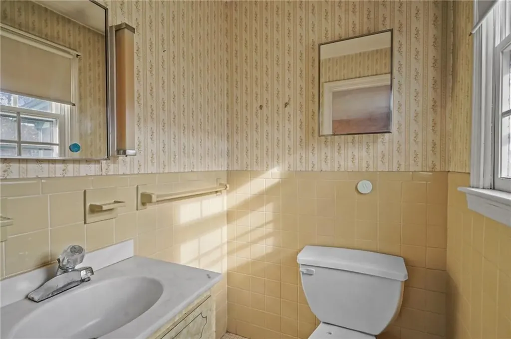 76 Sycamore Drive West Warwick RI 02893