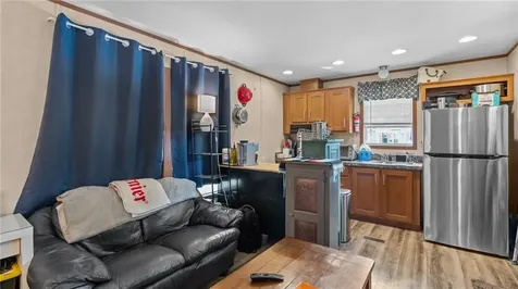 529 Forest Park Middletown RI 02842