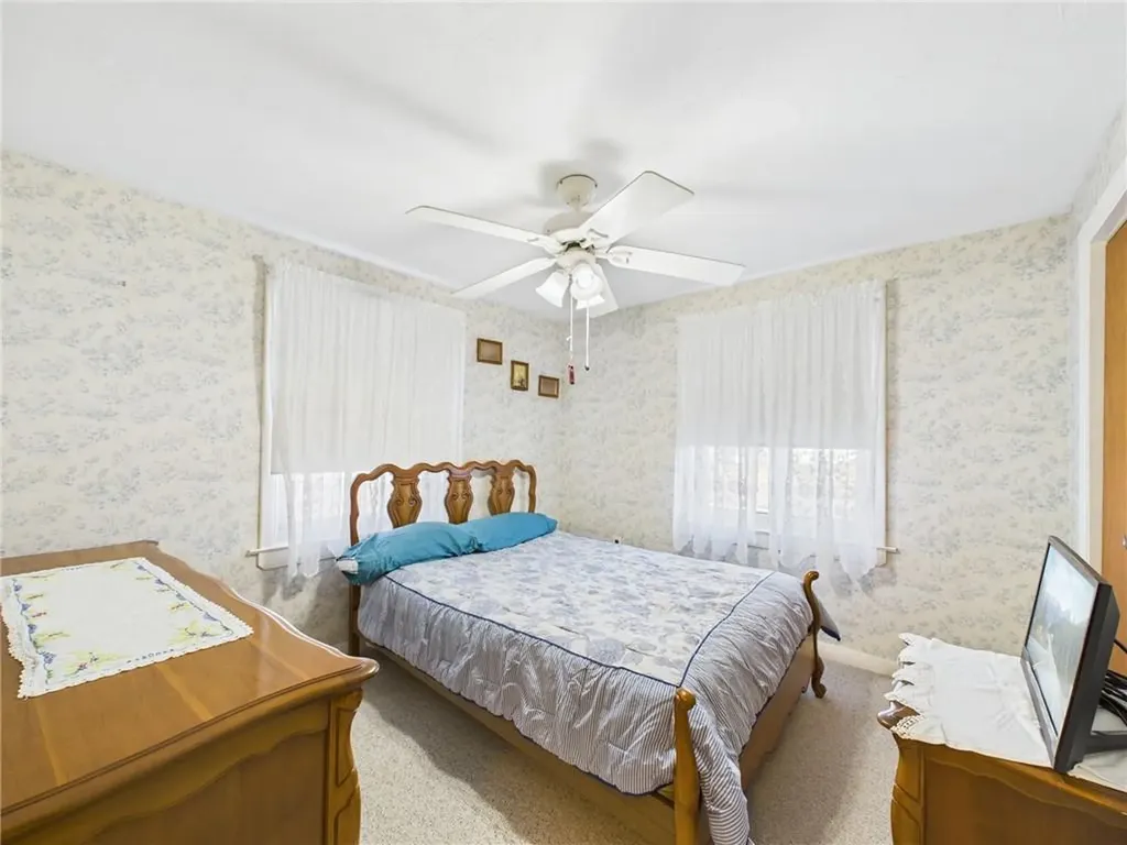 985 Cedar Swamp Road Warwick RI 02886