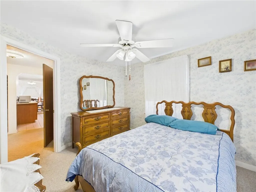 985 Cedar Swamp Road Warwick RI 02886